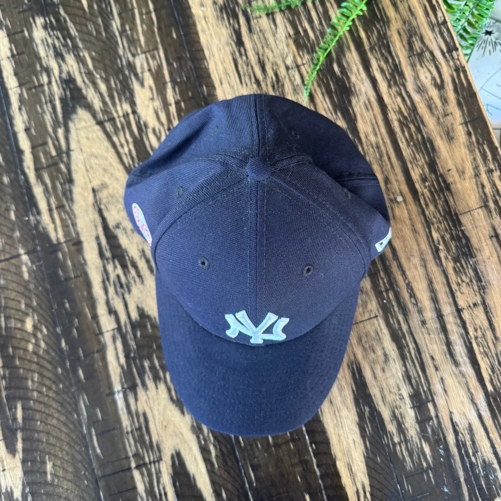 💫 New Era 9FIFTY Light Snapback – New York Hat (Navy & White)